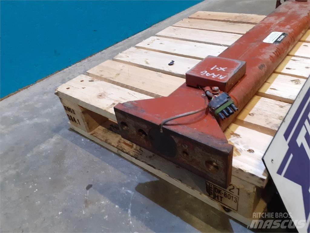 Hesston 4900 Druga oprema za žetev krme
