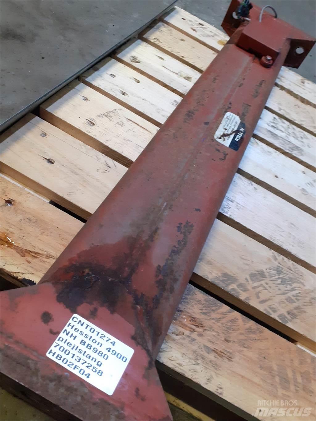 Hesston 4900 Druga oprema za žetev krme