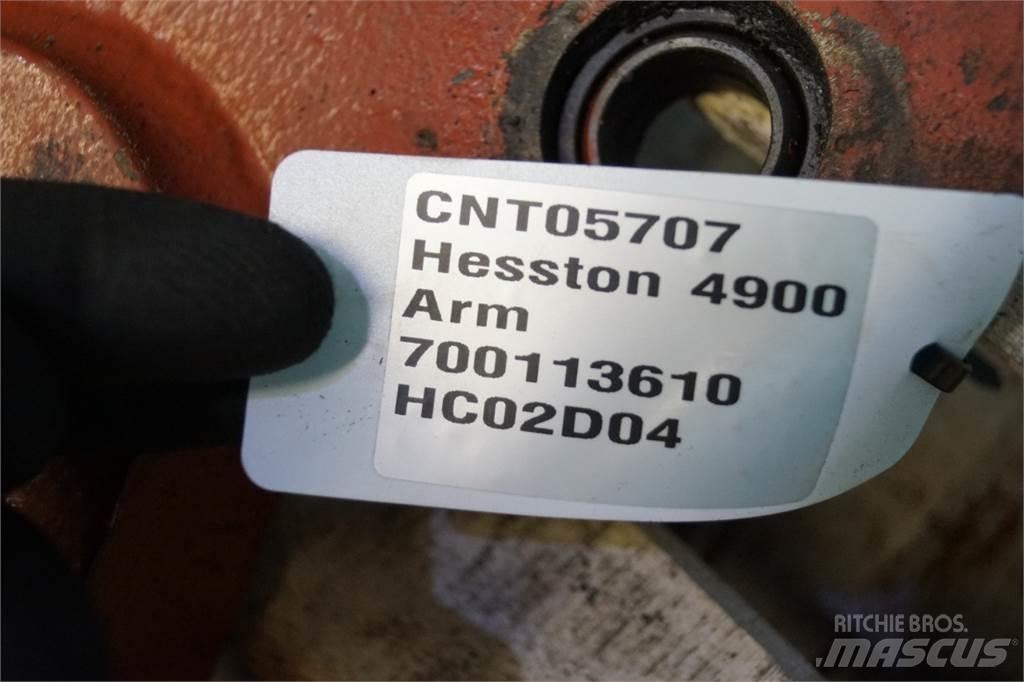 Hesston 4900 Prijemala za bale