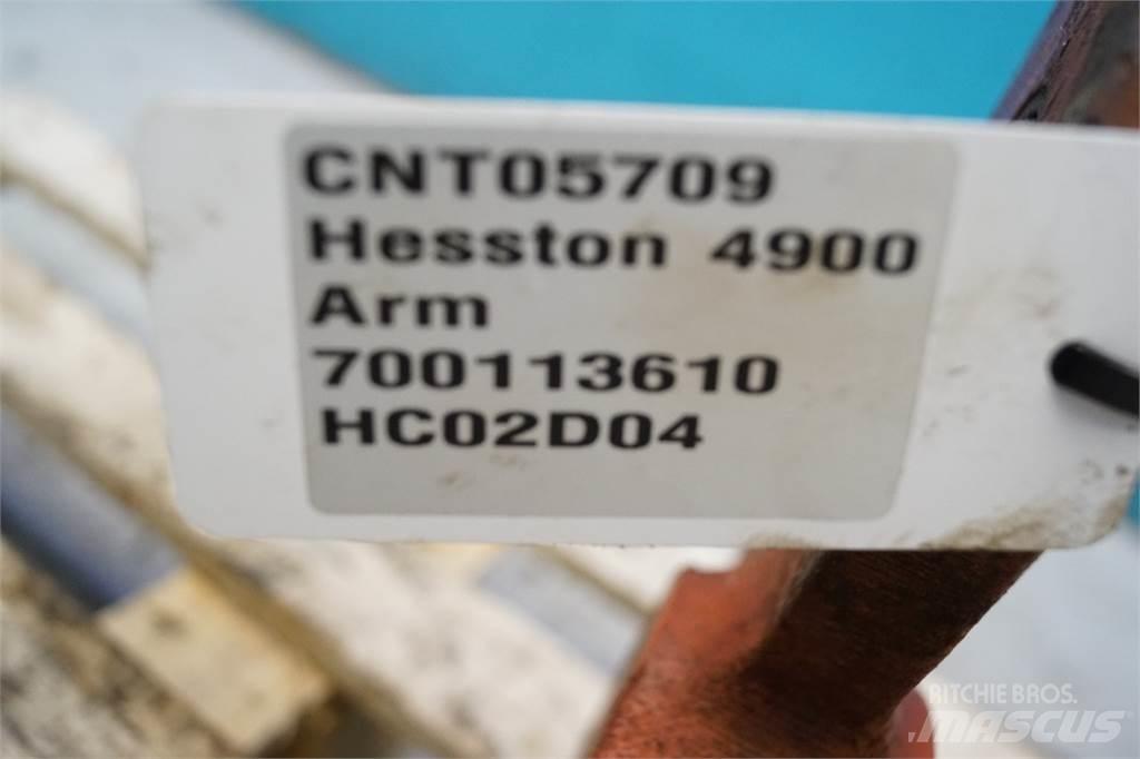 Hesston 4900 Prijemala za bale