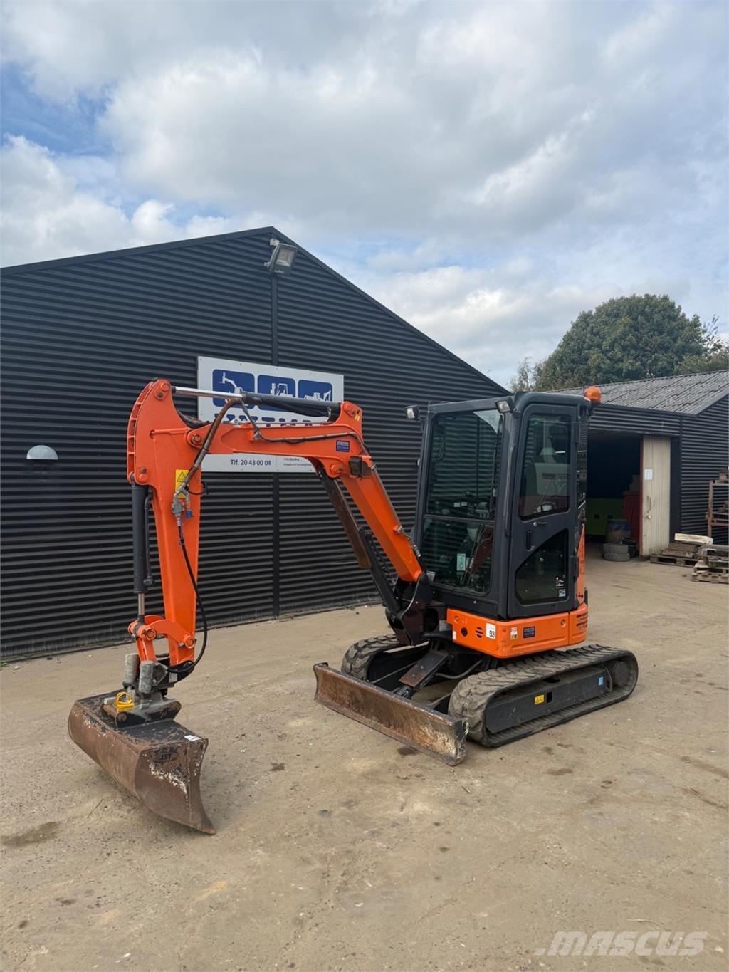 Hitachi ZX26U Mini bagri <7t
