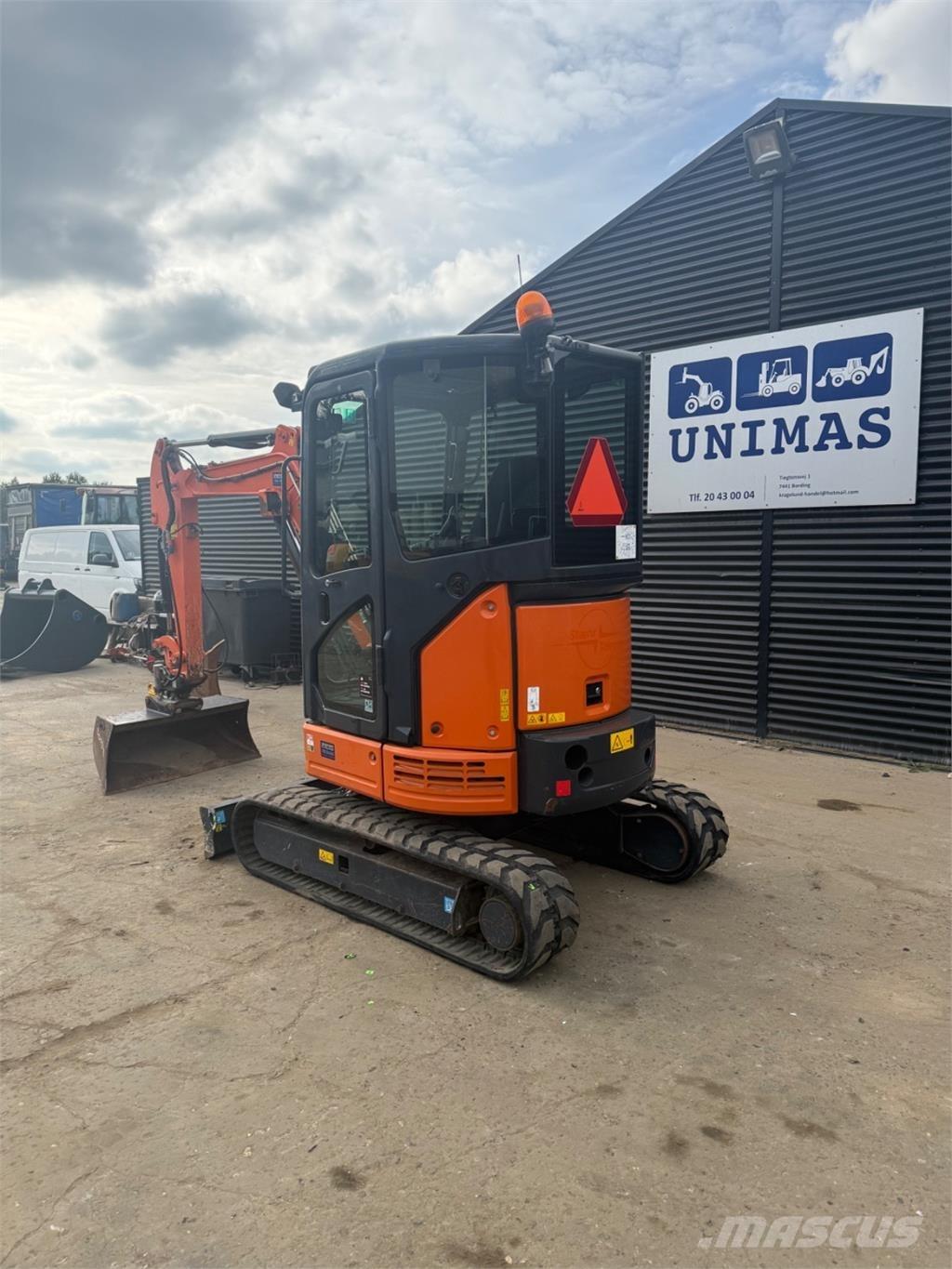 Hitachi ZX26U Mini bagri <7t