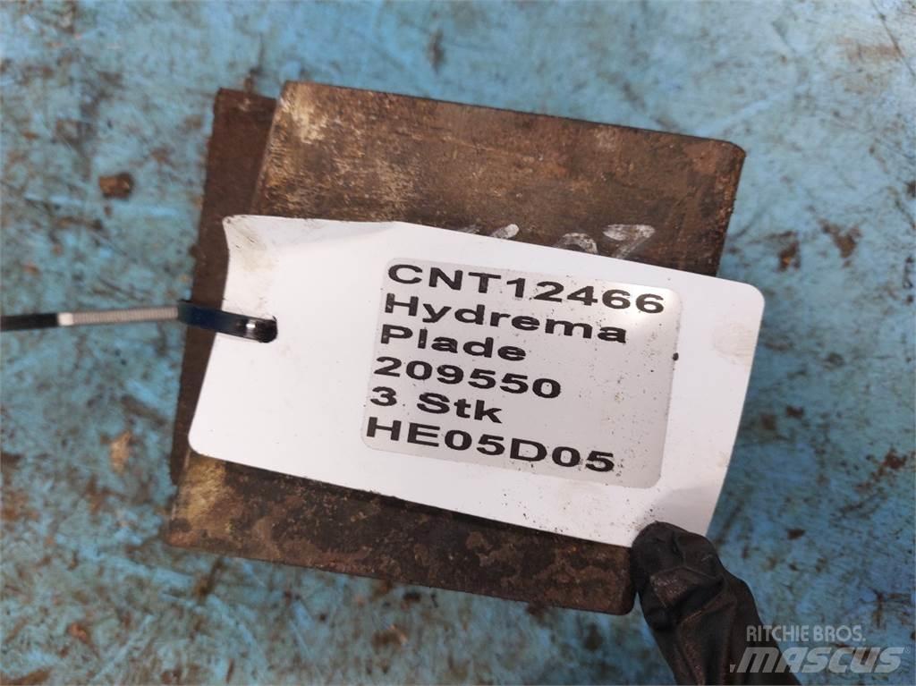 Hydrema 906 Boom in dipper roke