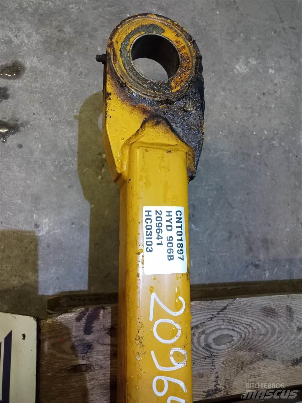 Hydrema 906B Boom in dipper roke