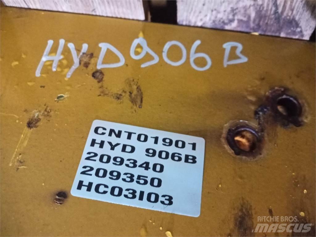 Hydrema 906B Boom in dipper roke