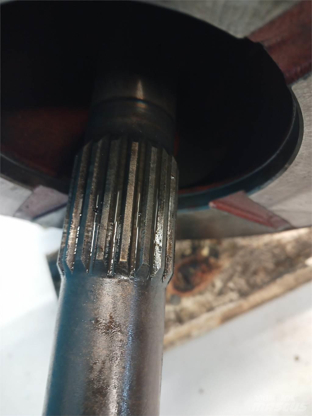 Hydrema 906B Osi