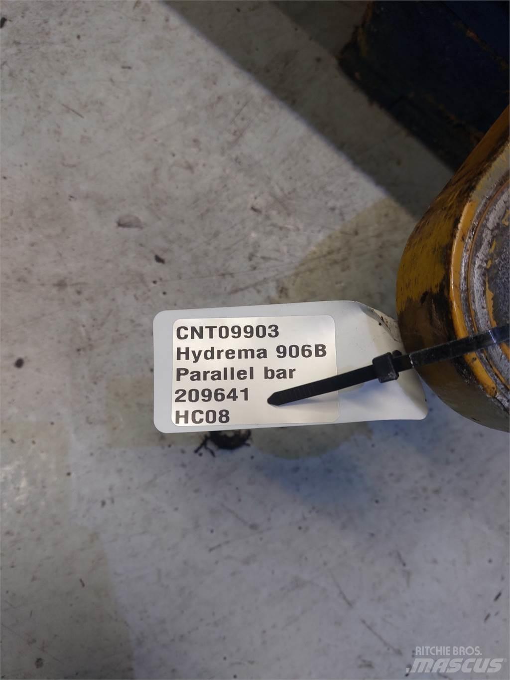 Hydrema 906B Boom in dipper roke