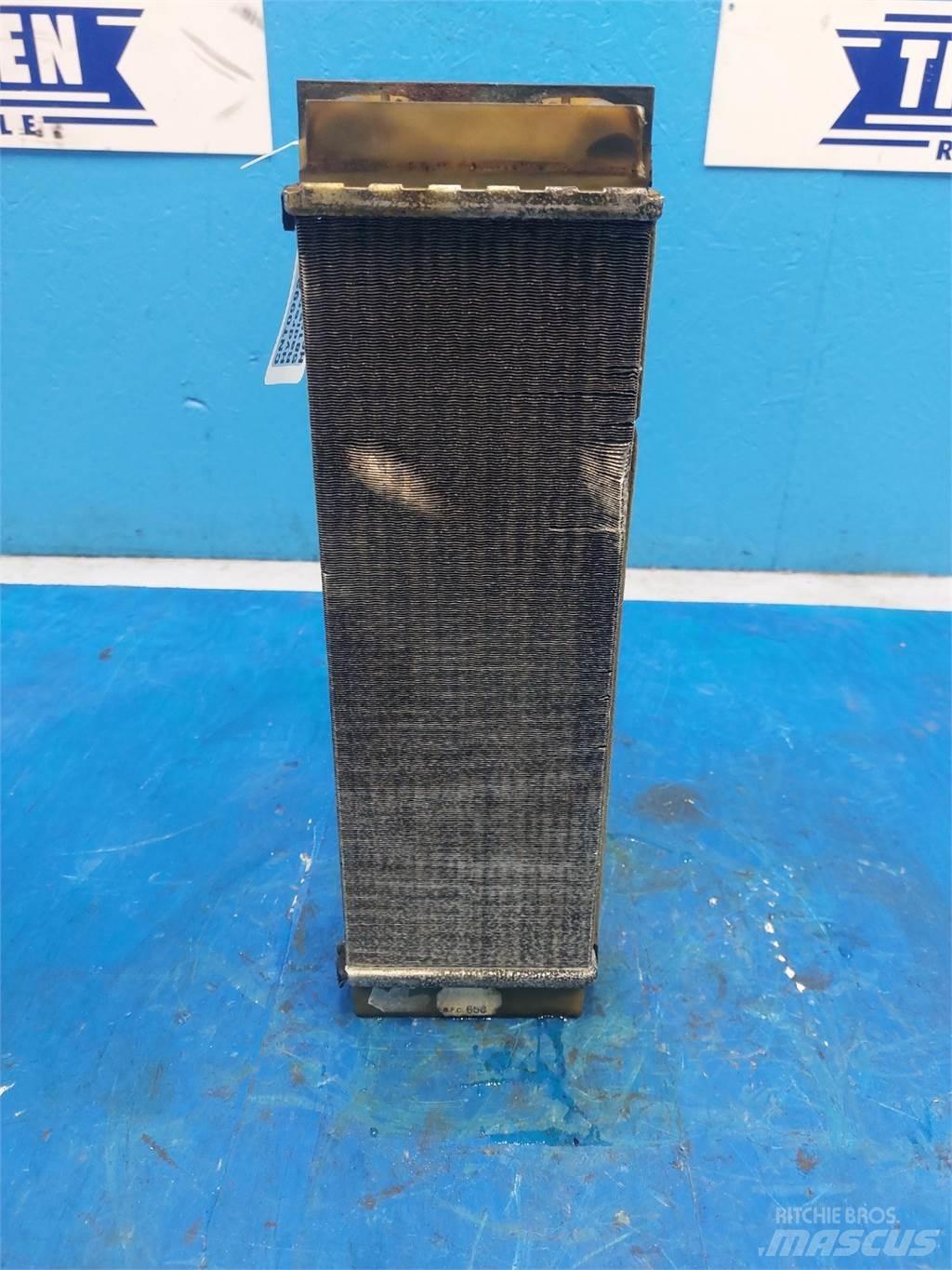Hydrema 906B Radiatorji