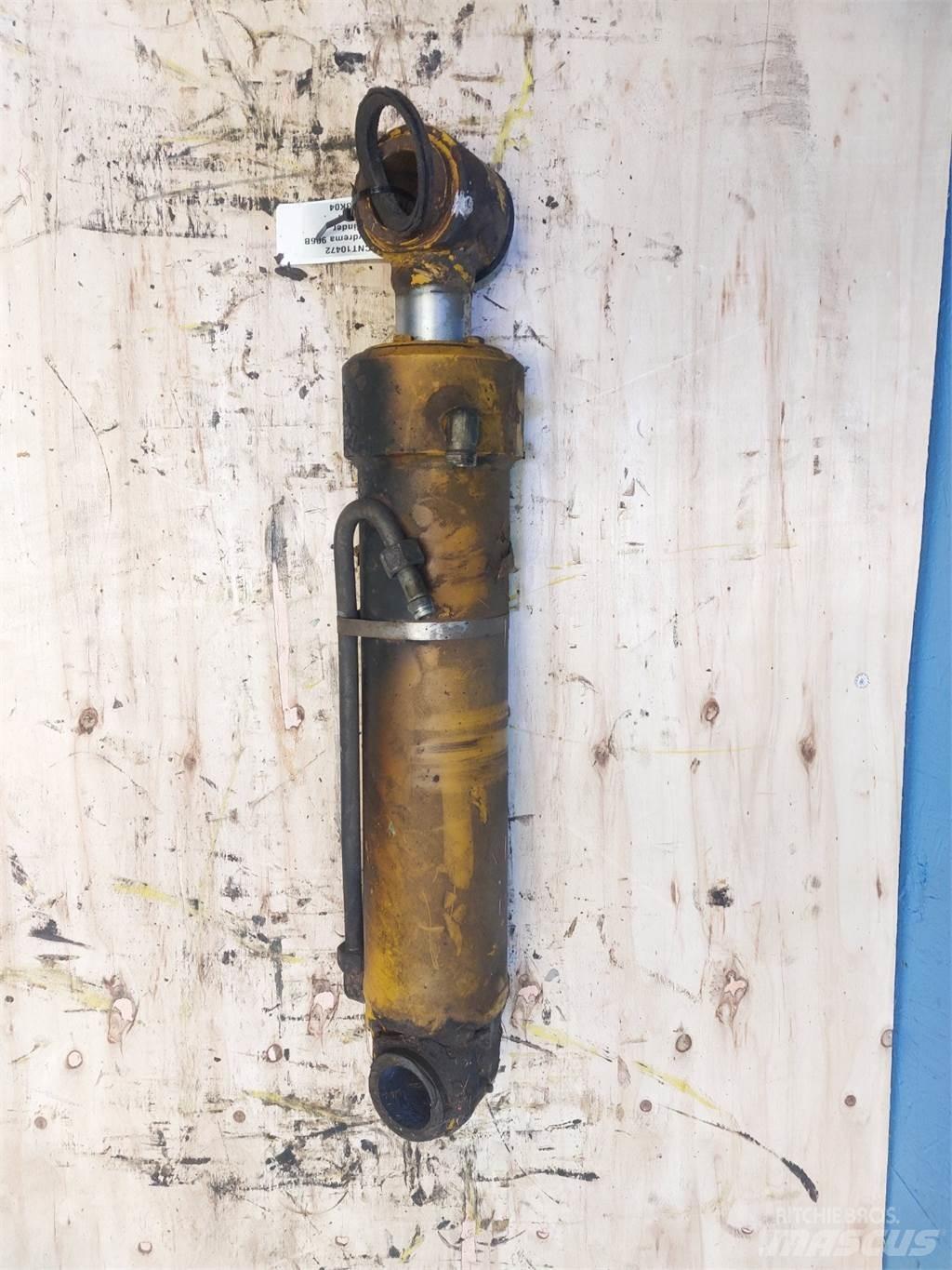 Hydrema 906B Boom in dipper roke