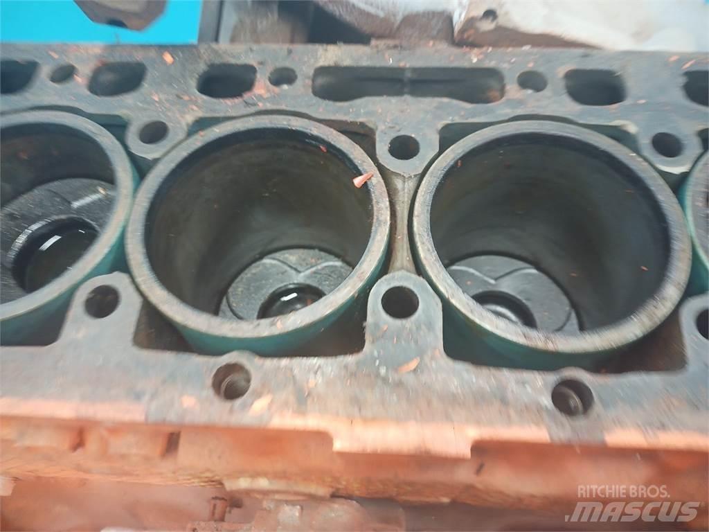 Iveco 8361 Motorji