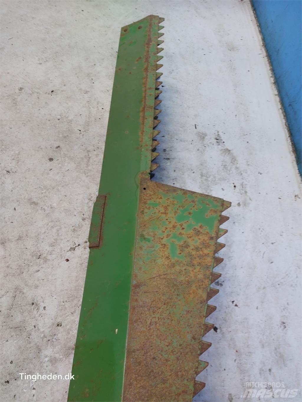 John Deere 1042 Dodatna oprema za kombajne