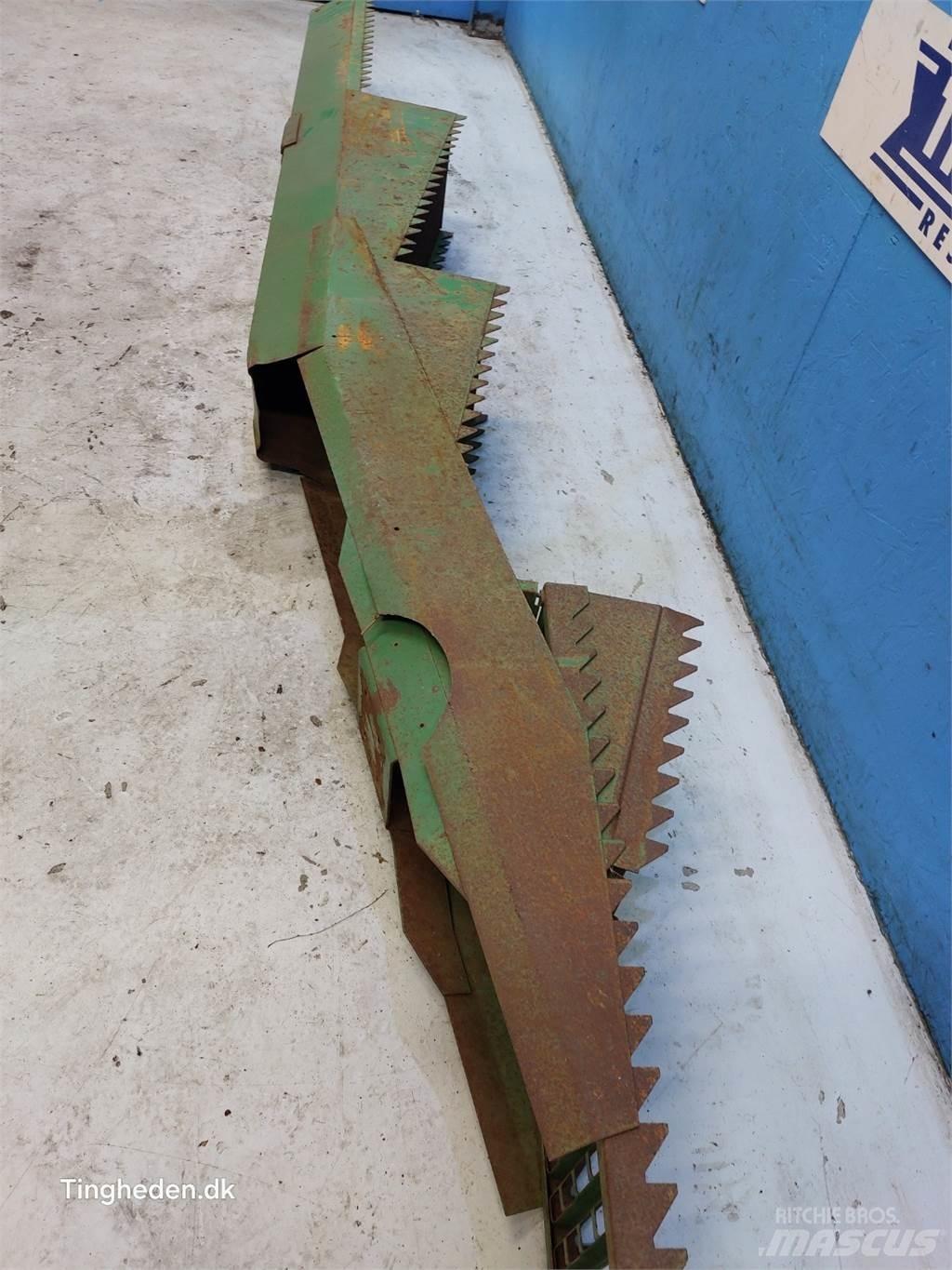 John Deere 1042 Dodatna oprema za kombajne