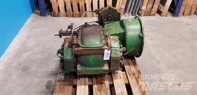 John Deere 1065 Menjalnik