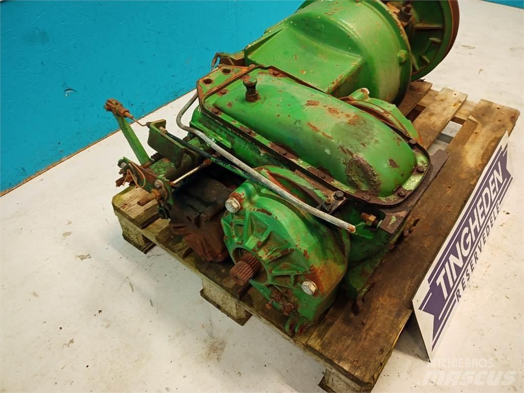 John Deere 1065 Menjalnik