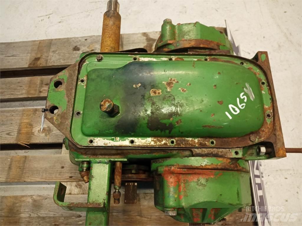 John Deere 1065 Menjalnik