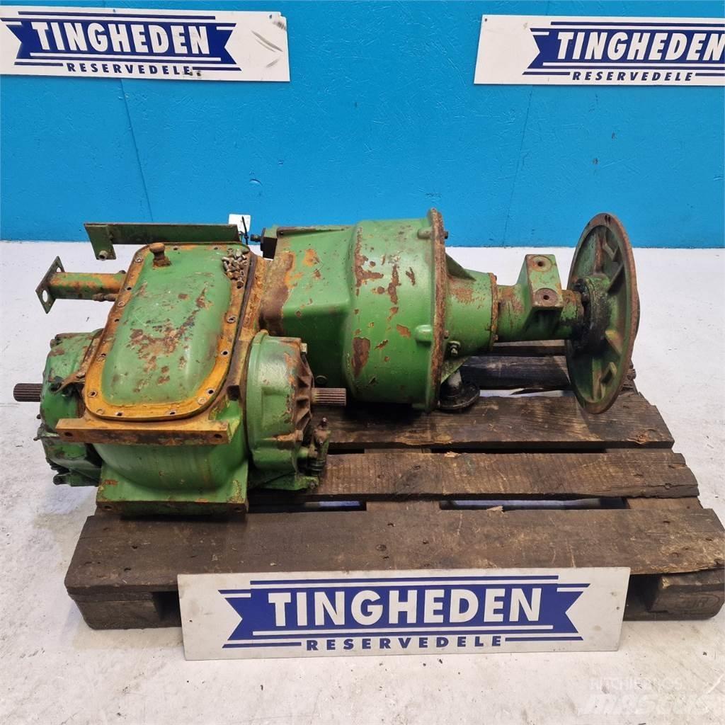 John Deere 1065 Menjalnik