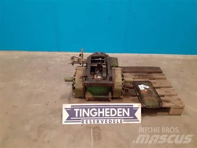 John Deere 1075 Menjalnik