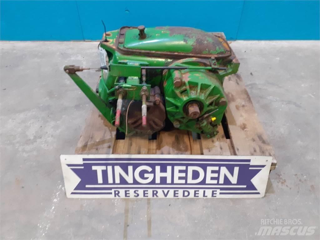 John Deere 1075 Menjalnik