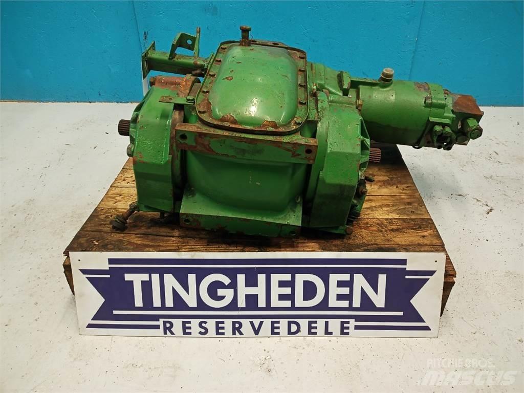 John Deere 1075 Menjalnik