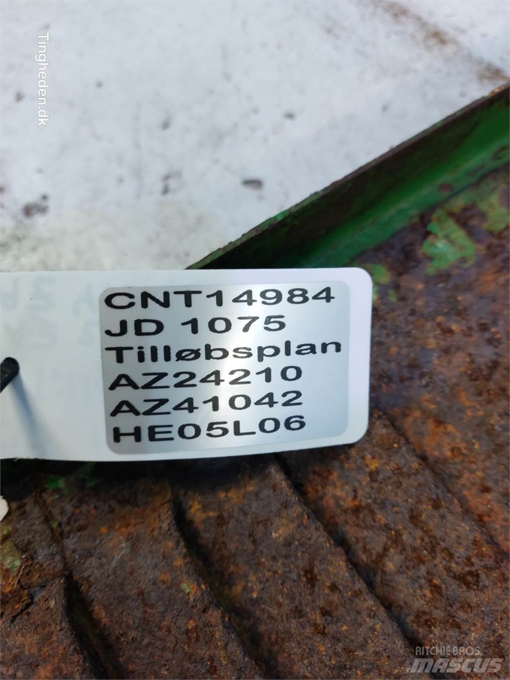 John Deere 1075 Trosilci peska in soli