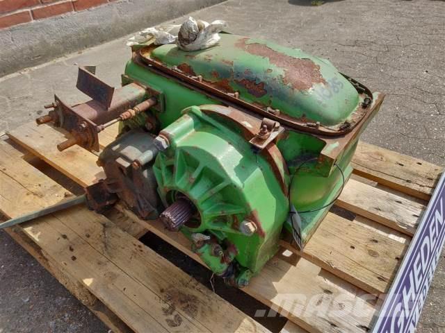 John Deere 1085 Menjalnik