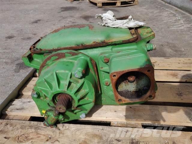 John Deere 1085 Menjalnik