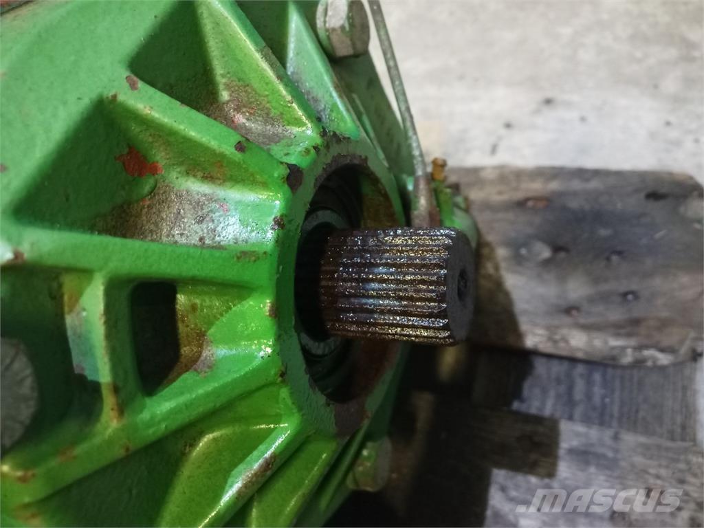 John Deere 1085 Menjalnik