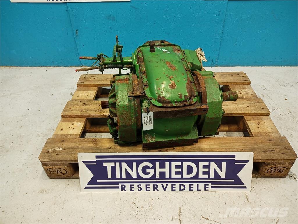 John Deere 1085 Menjalnik