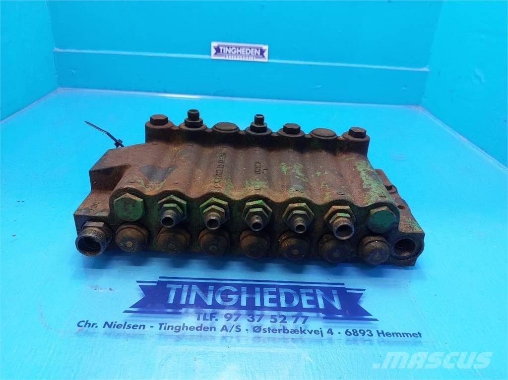 John Deere 1085 Hidravlika