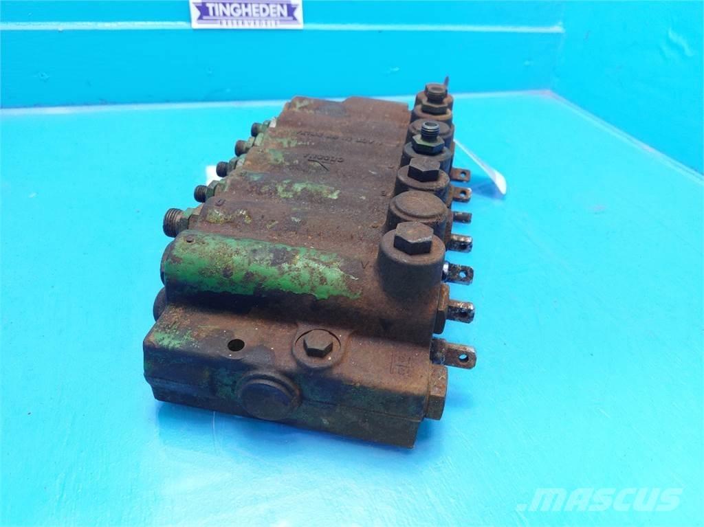 John Deere 1085 Hidravlika