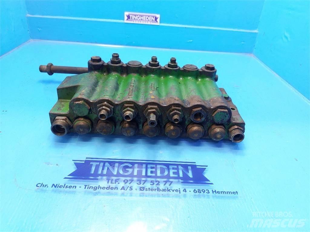 John Deere 1085 Hidravlika