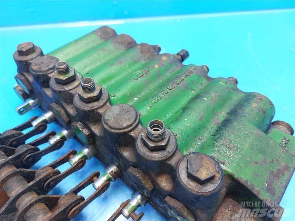 John Deere 1085 Hidravlika