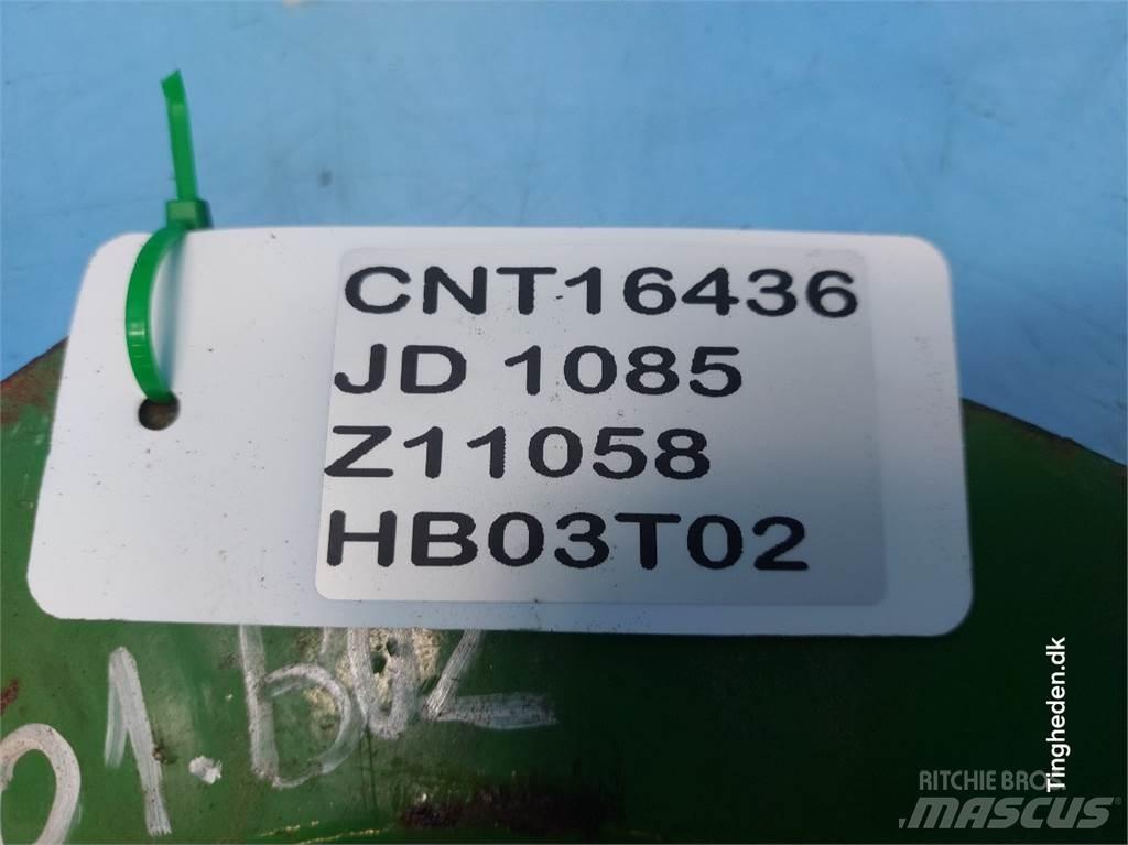 John Deere 1085 Trosilci peska in soli