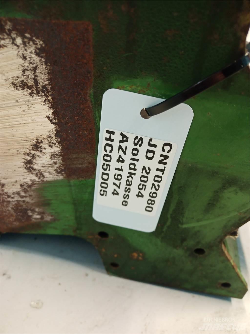 John Deere 2054 Trosilci peska in soli