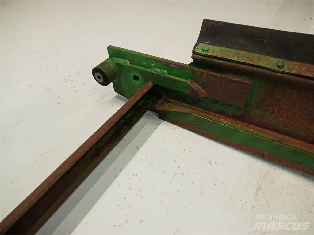 John Deere 2054 Trosilci peska in soli