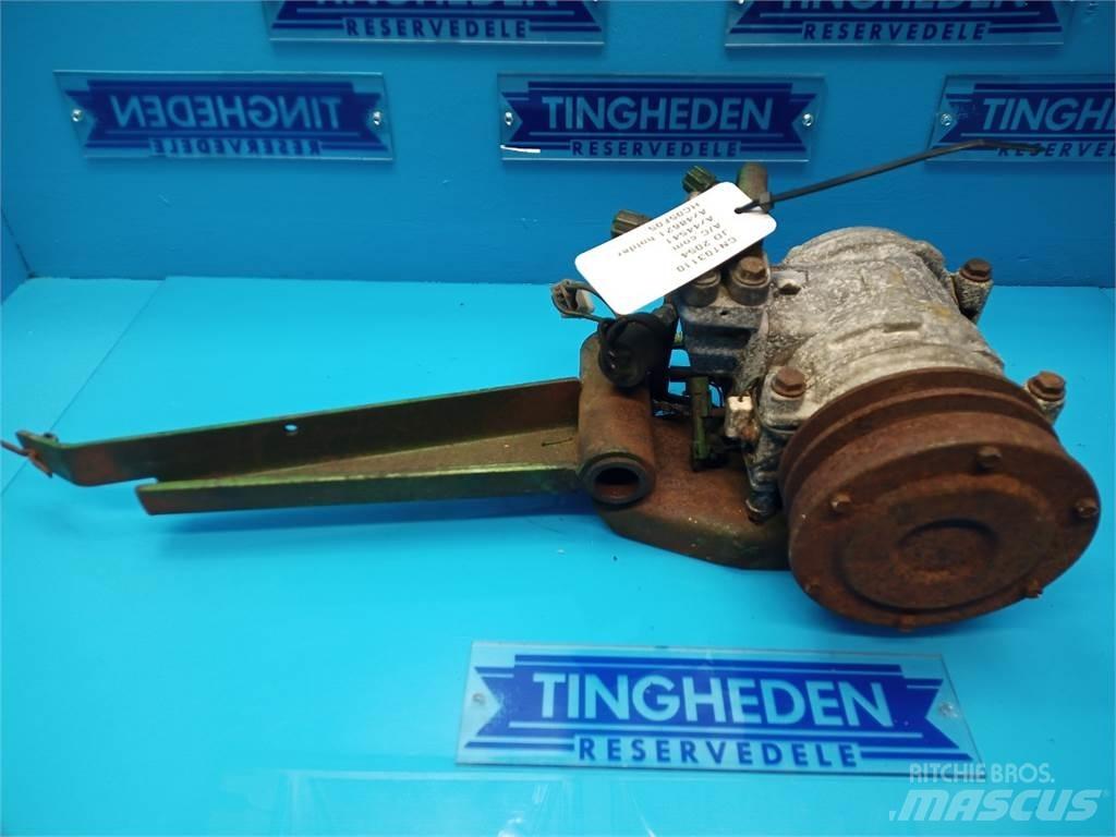 John Deere 2054 Kabine in notranjost
