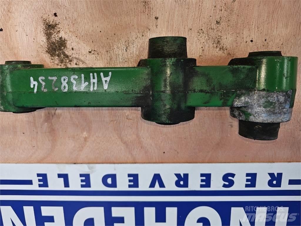 John Deere 2054 Trosilci peska in soli