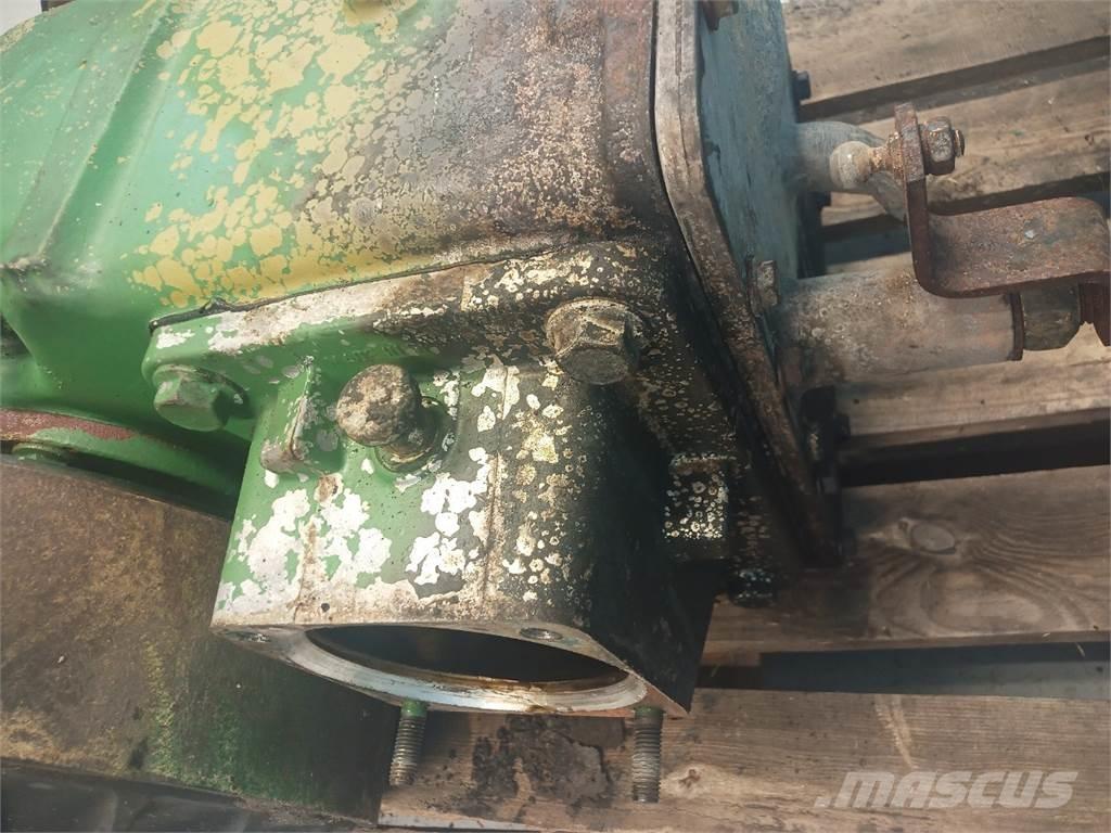 John Deere 2066 Menjalnik