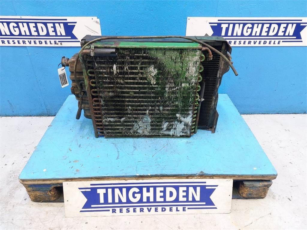John Deere 4040 Radiatorji