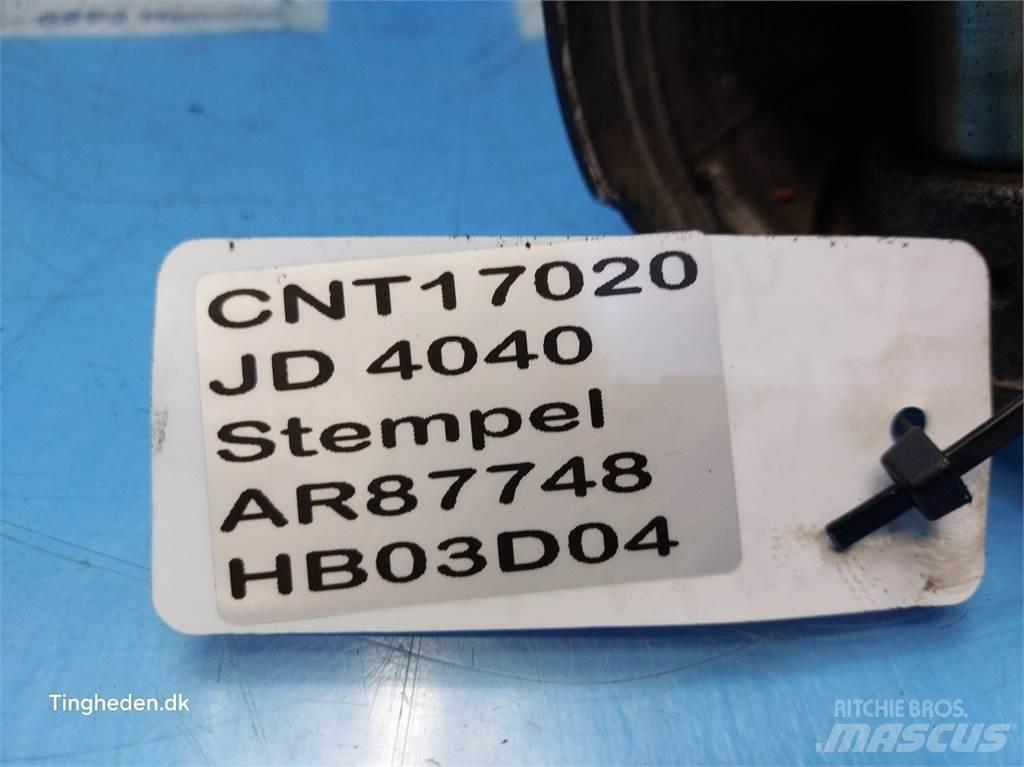 John Deere 4040 Motorji