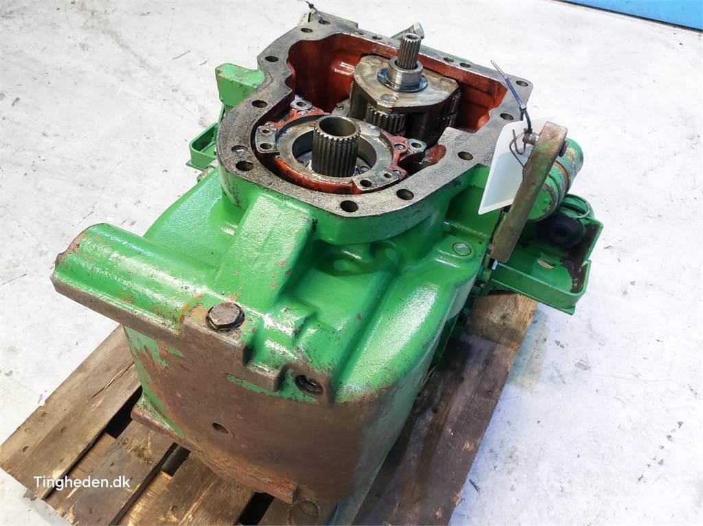 John Deere 4040S Menjalnik