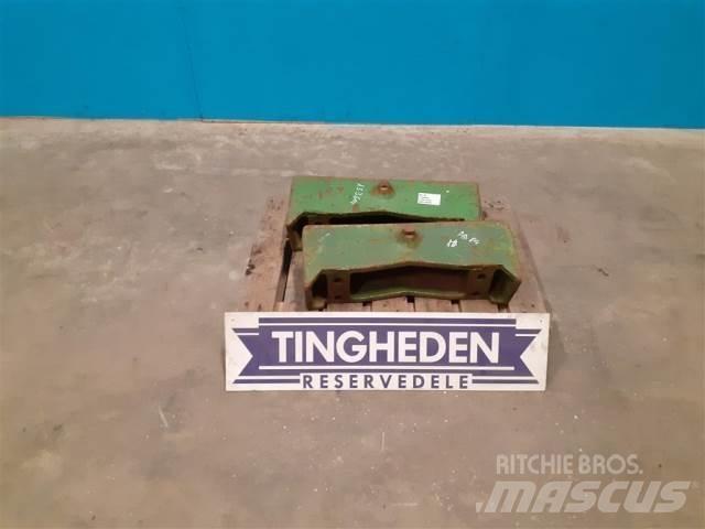 John Deere 4240 Sprednje uteži