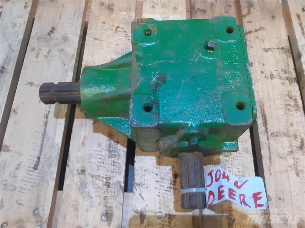 John Deere 550 Menjalnik