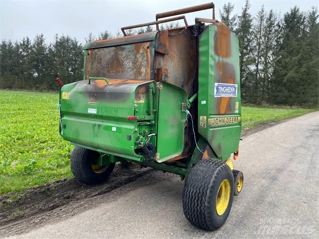 John Deere 580 Balirke (okrogle bale)