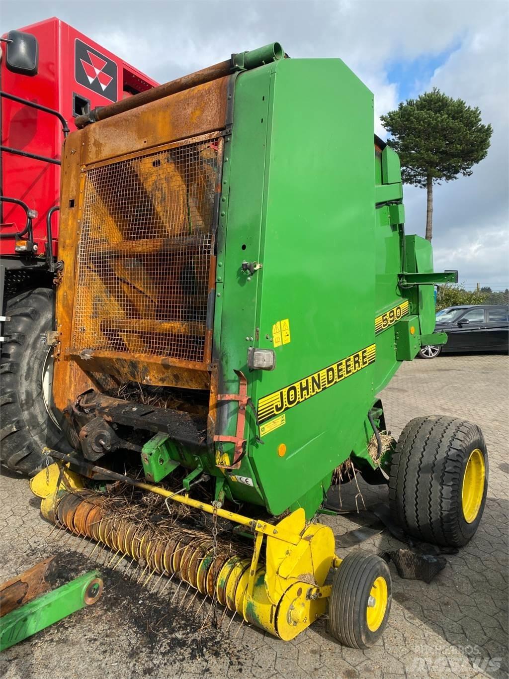 John Deere 590 Balirke (okrogle bale)