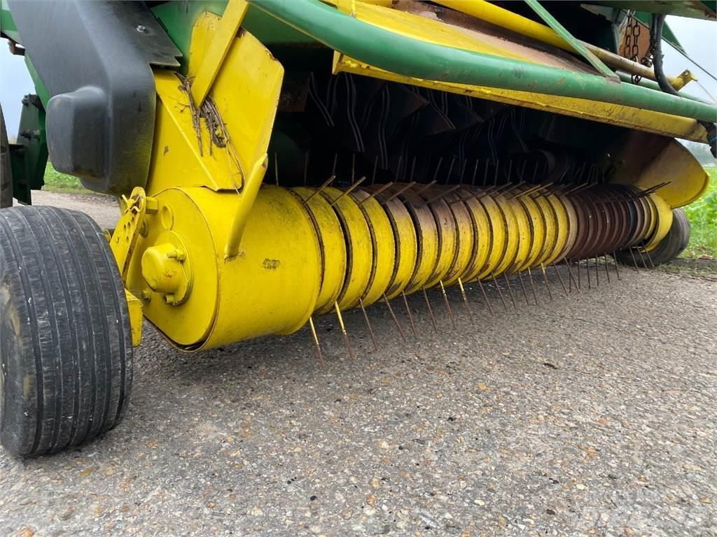 John Deere 592 Balirke (okrogle bale)