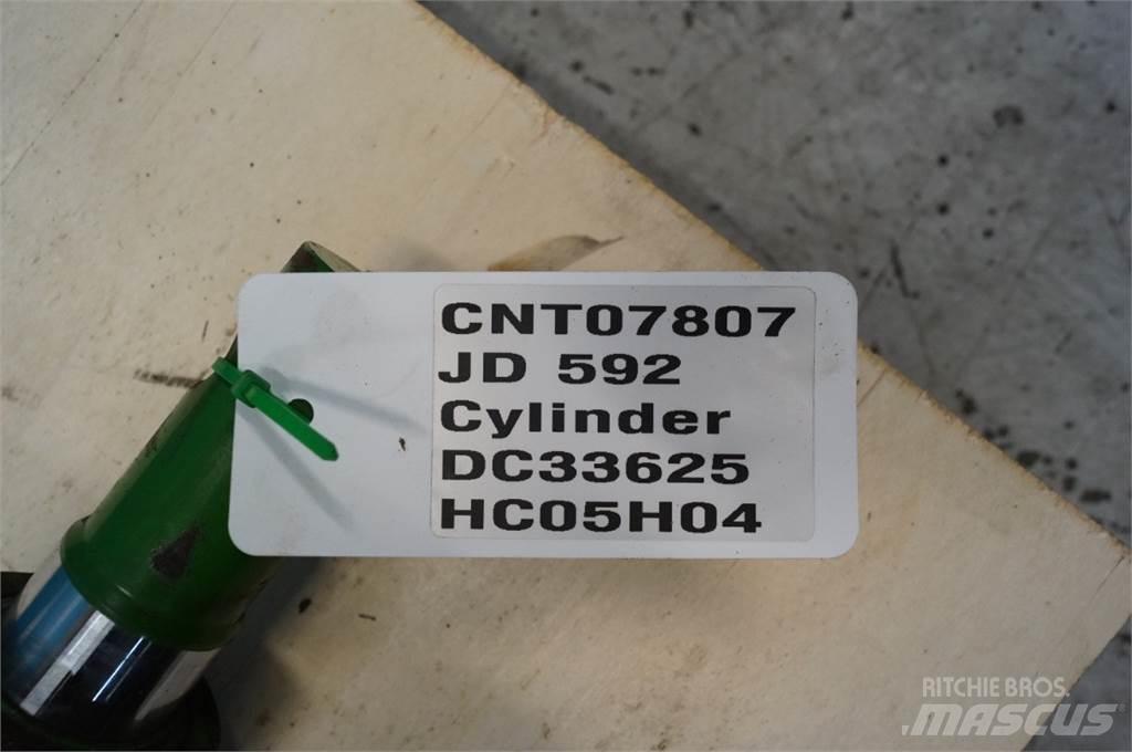 John Deere 592 Prijemala za bale