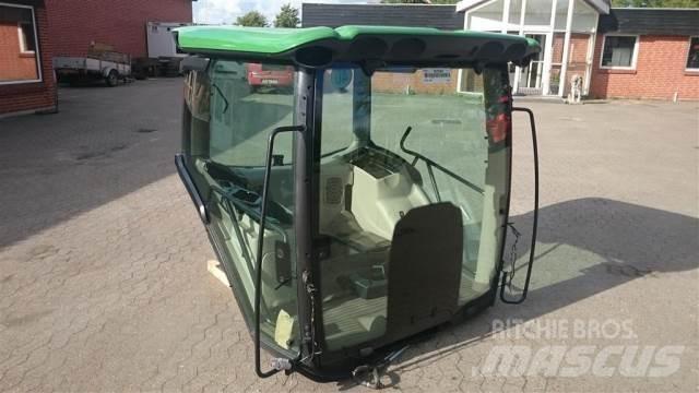 John Deere 6210R Kabine in notranjost