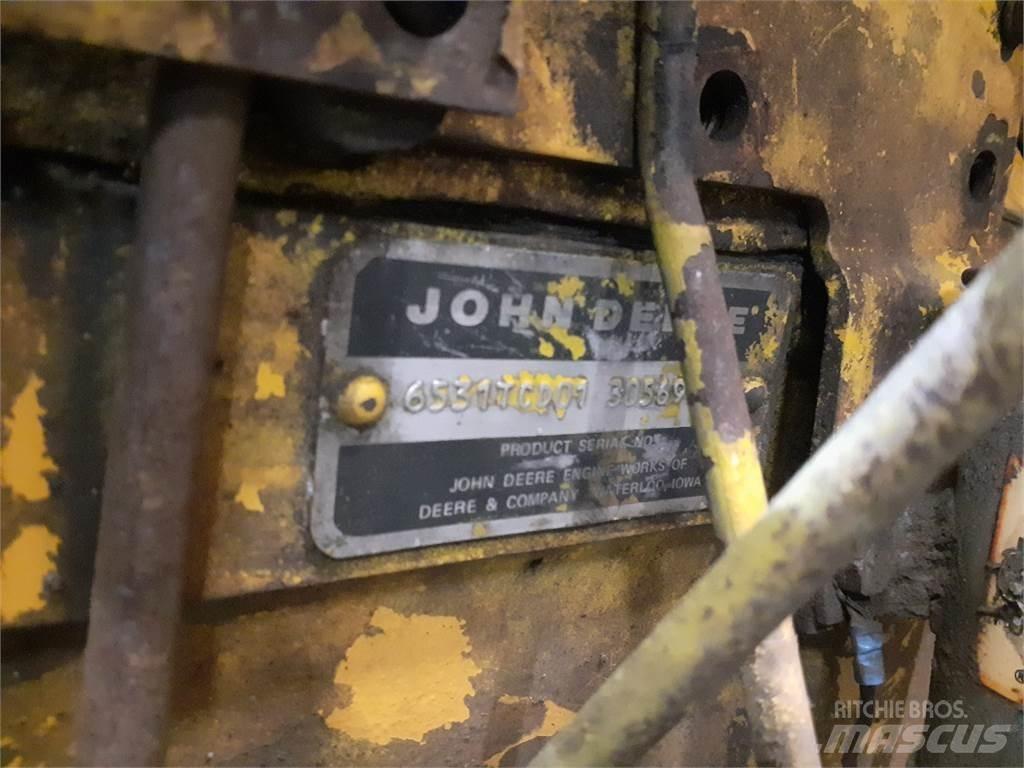 John Deere 644B Motorji