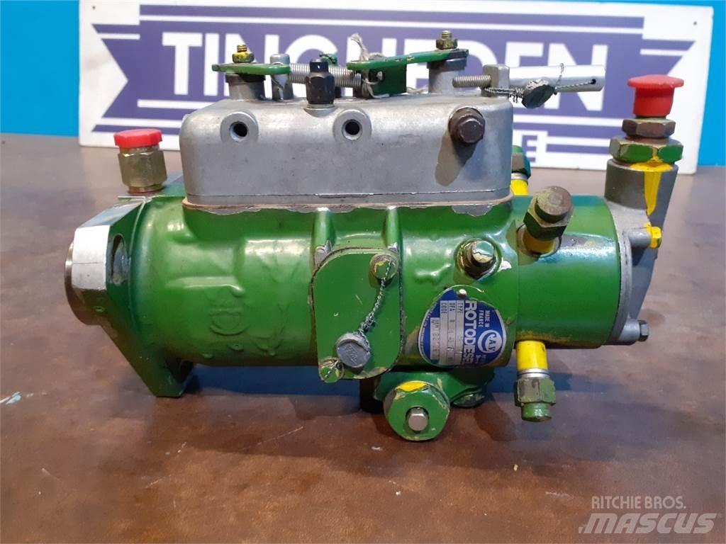 John Deere 935 Motorji